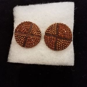 Cache beautiful  Vintage Clip on earrings